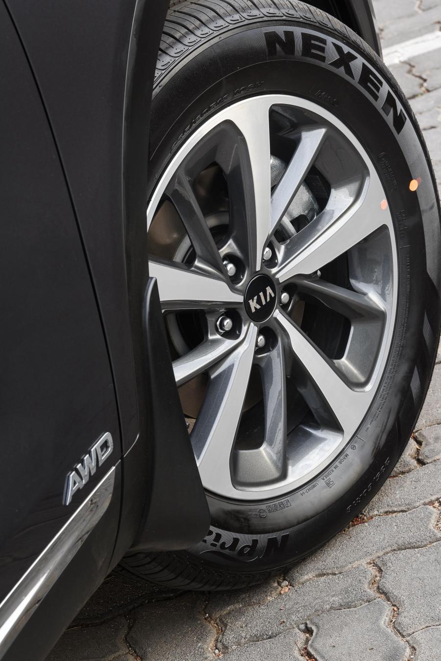 Колеса Kia Sorento (UM) 2018 года  (ZA) (фото 12 из 40)